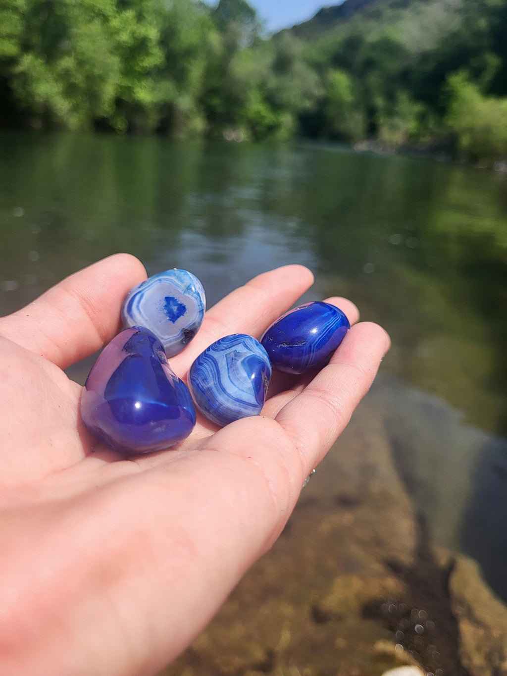 Pierre de calcédoine bleue, pierre roulée, calcédoine cabochon, calcédoine druzy, pierre bleue, cristaux et minéraux pour lithothérapie