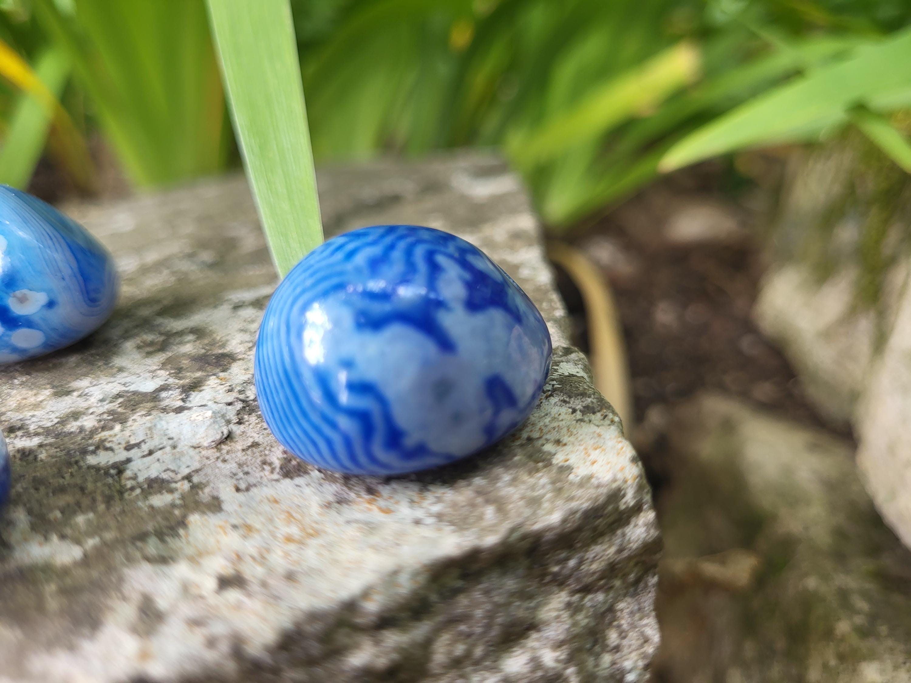 Pierre de calcédoine bleue, pierre roulée, calcédoine cabochon, calcédoine druzy, pierre bleue, cristaux et minéraux pour lithothérapie