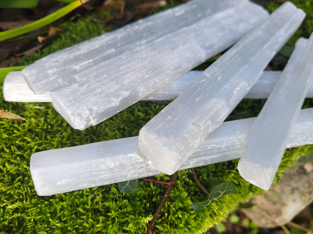 Bâton en sélénite brute, bâton de méditation, pierres brutes, minéraux et gemmes pour lithothérapie, collection et décoration