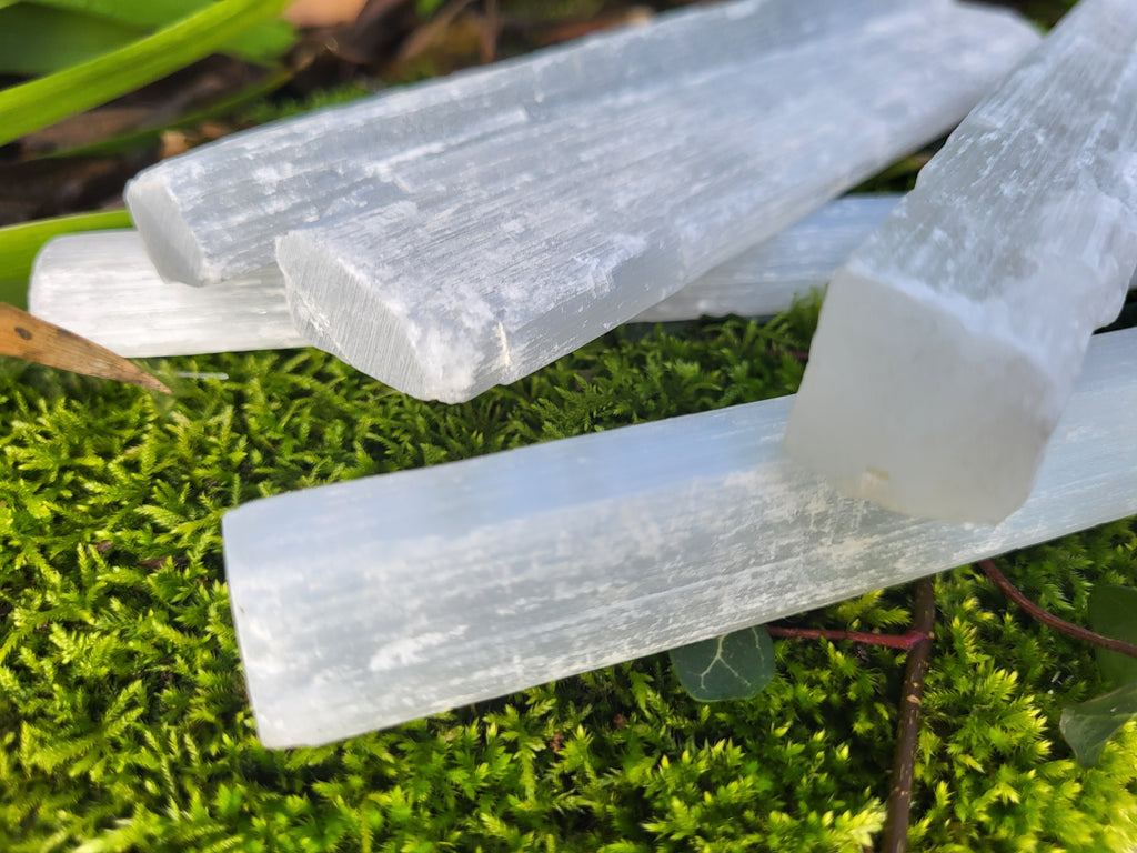 Bâton en sélénite brute, bâton de méditation, pierres brutes, minéraux et gemmes pour lithothérapie, collection et décoration