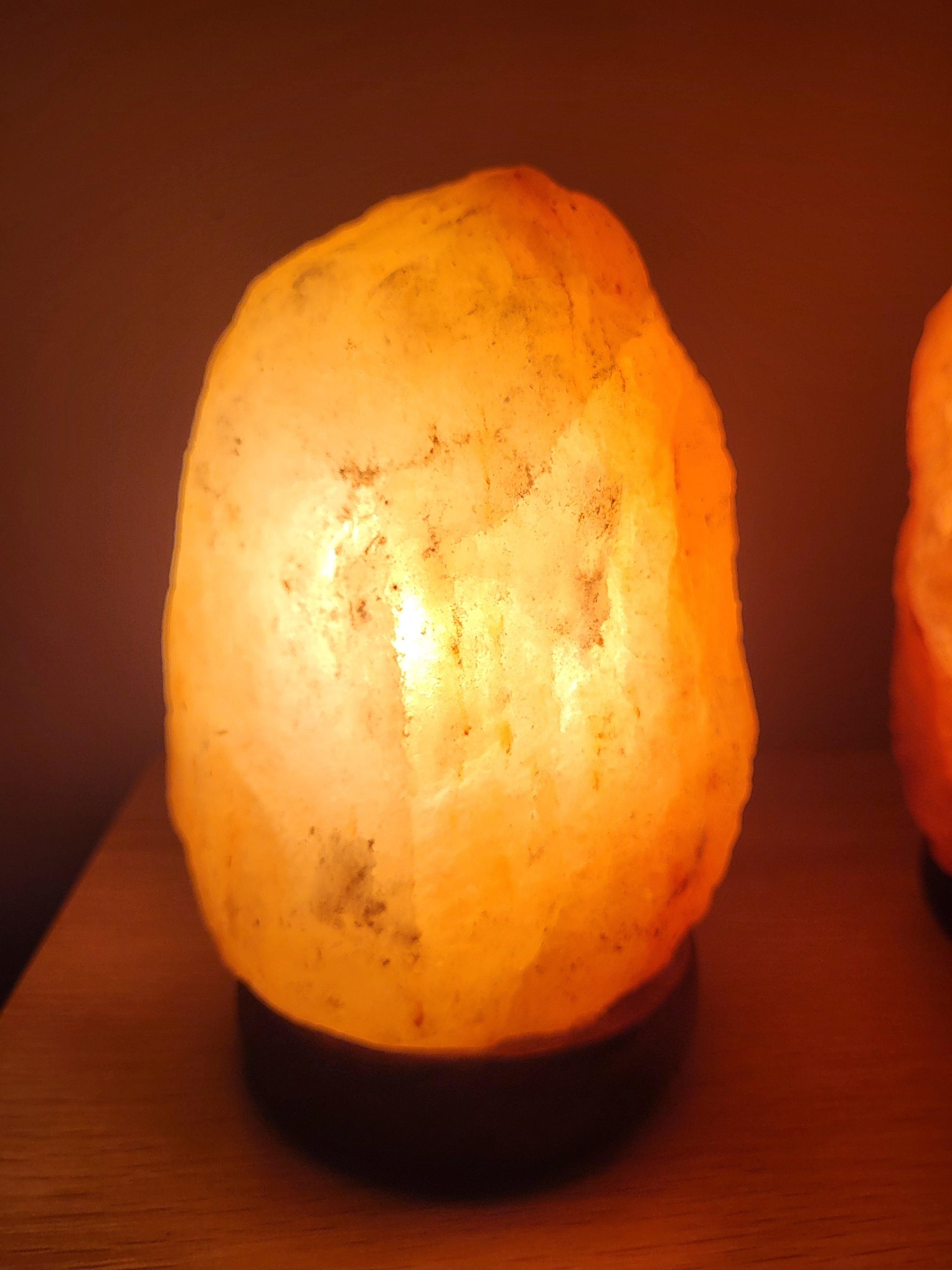 Petite lampe de sel de l'Himalaya ou grande lampe de sel de l'Himalaya