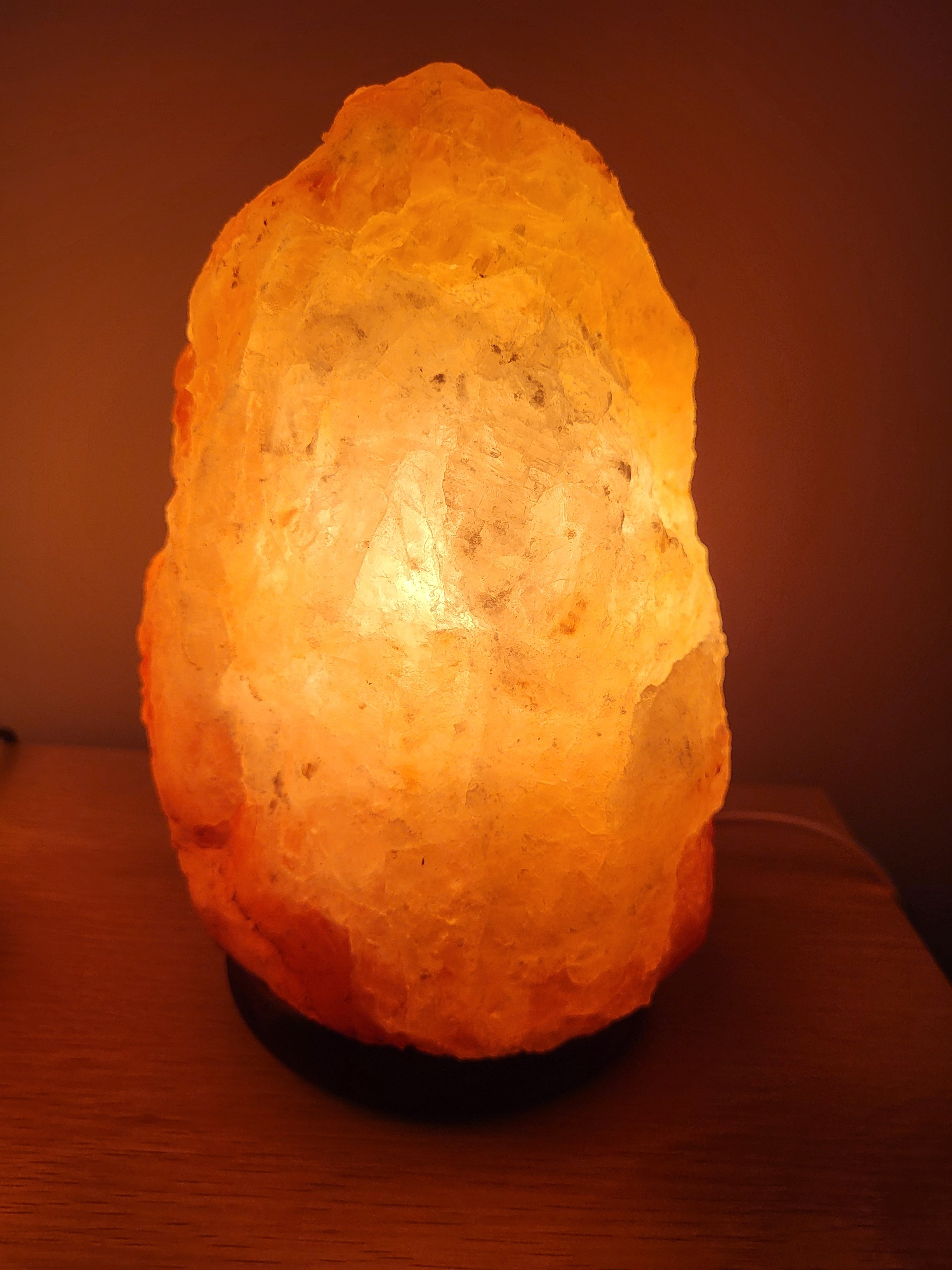 Petite lampe de sel de l'Himalaya ou grande lampe de sel de l'Himalaya