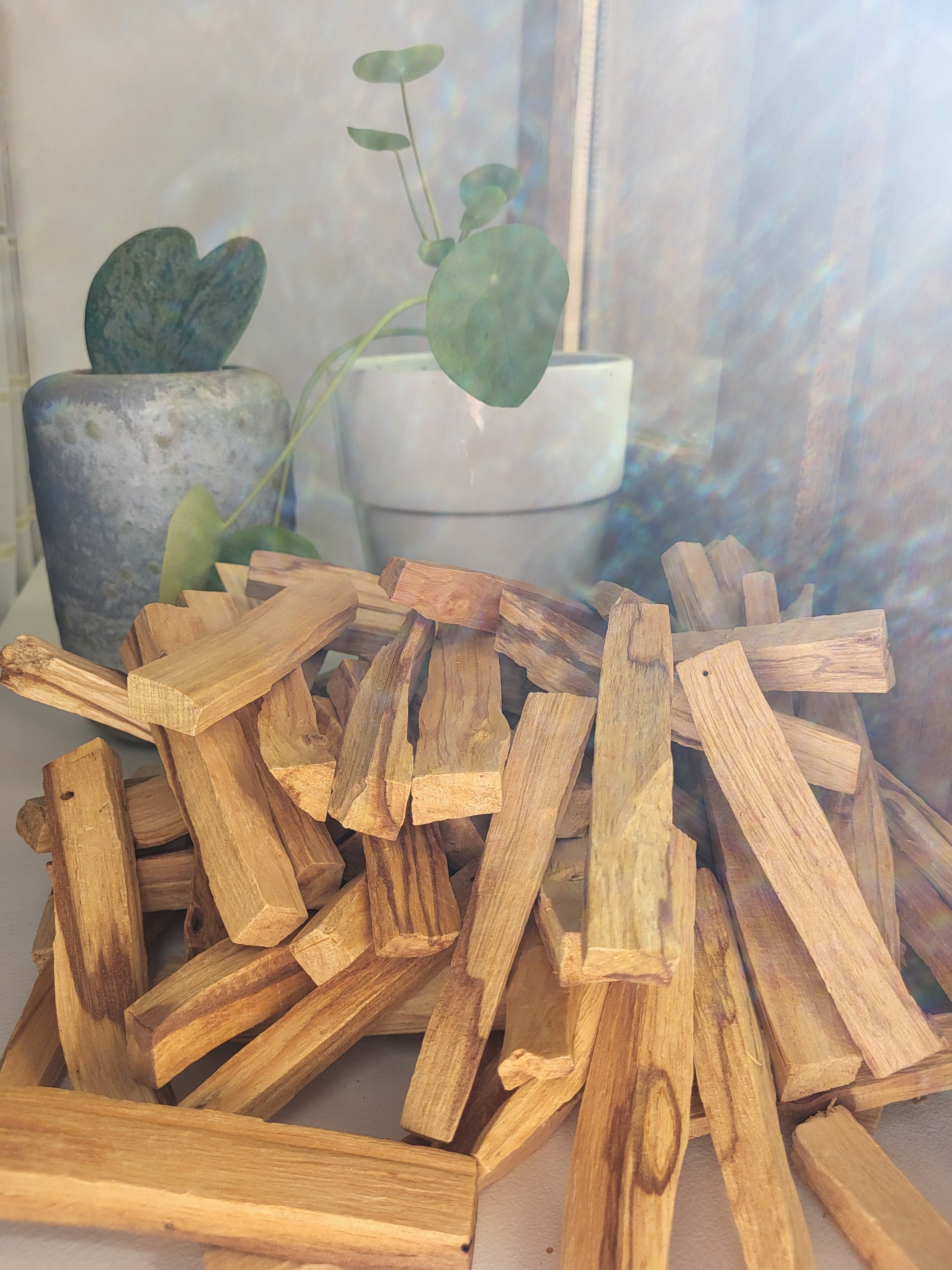 5 Bâtons de Palo Santo, pour purification en lithothérapie, gemme semi-précieuses, pierres précieuses naturelles, pierres naturelles brutes