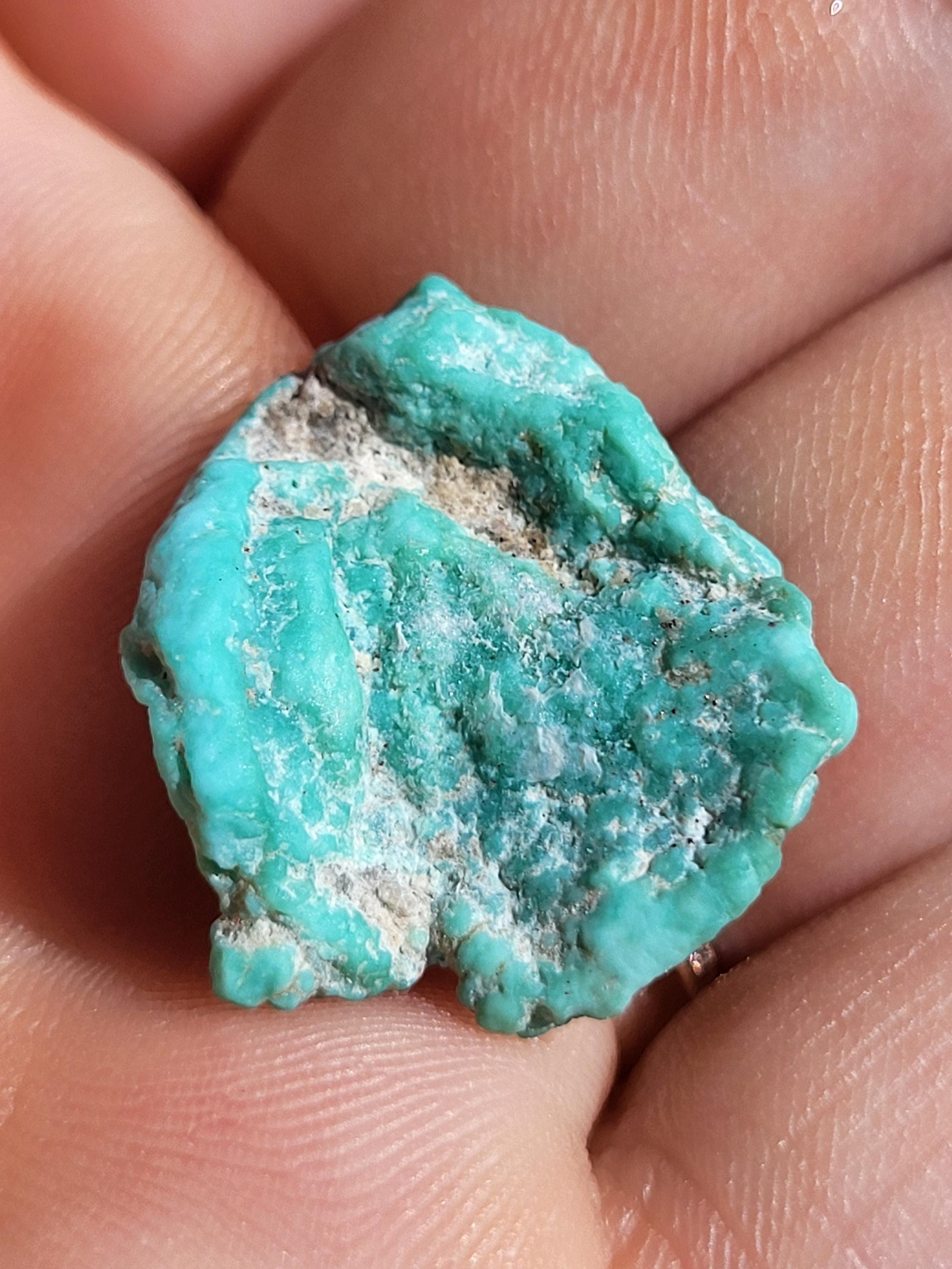 Pierre turquoise naturelle, pierre turquoise brute 10, 15, ou 20 carats, pierre naturelle non stabilisée, non traitée et non colorée.