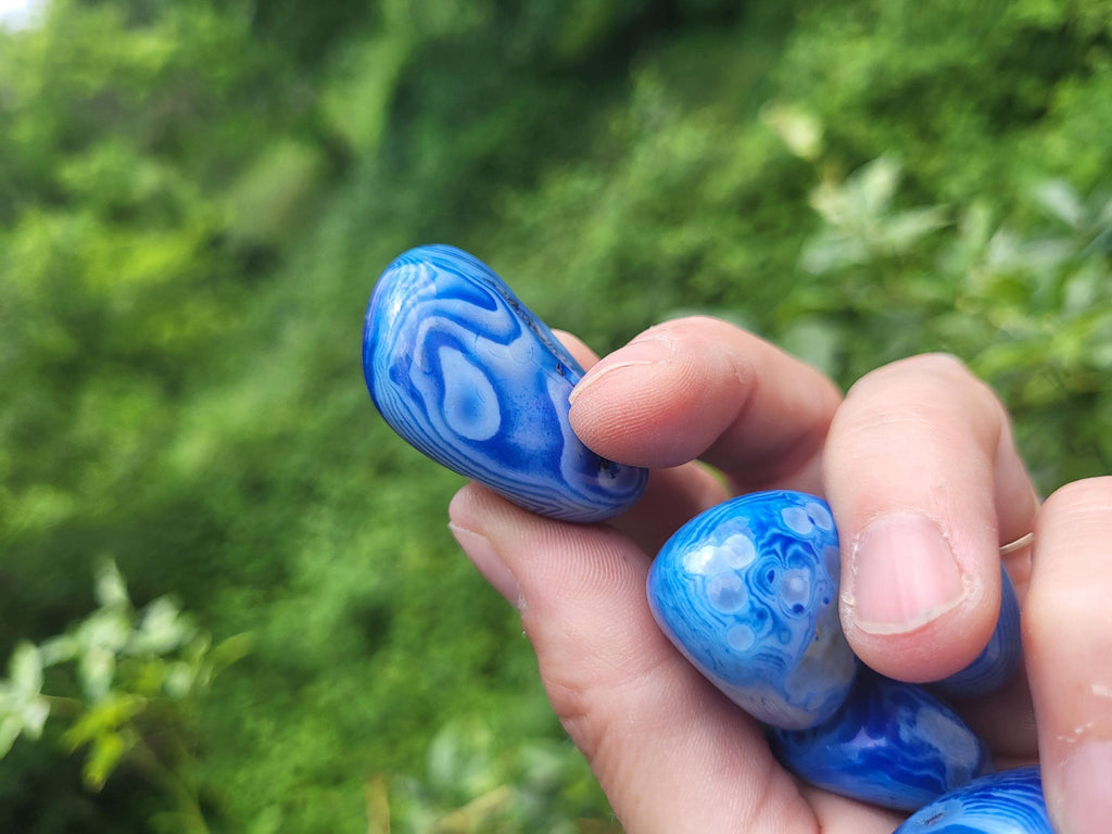 Pierre de calcédoine bleue, pierre roulée, calcédoine cabochon, calcédoine druzy, pierre bleue, cristaux et minéraux pour lithothérapie