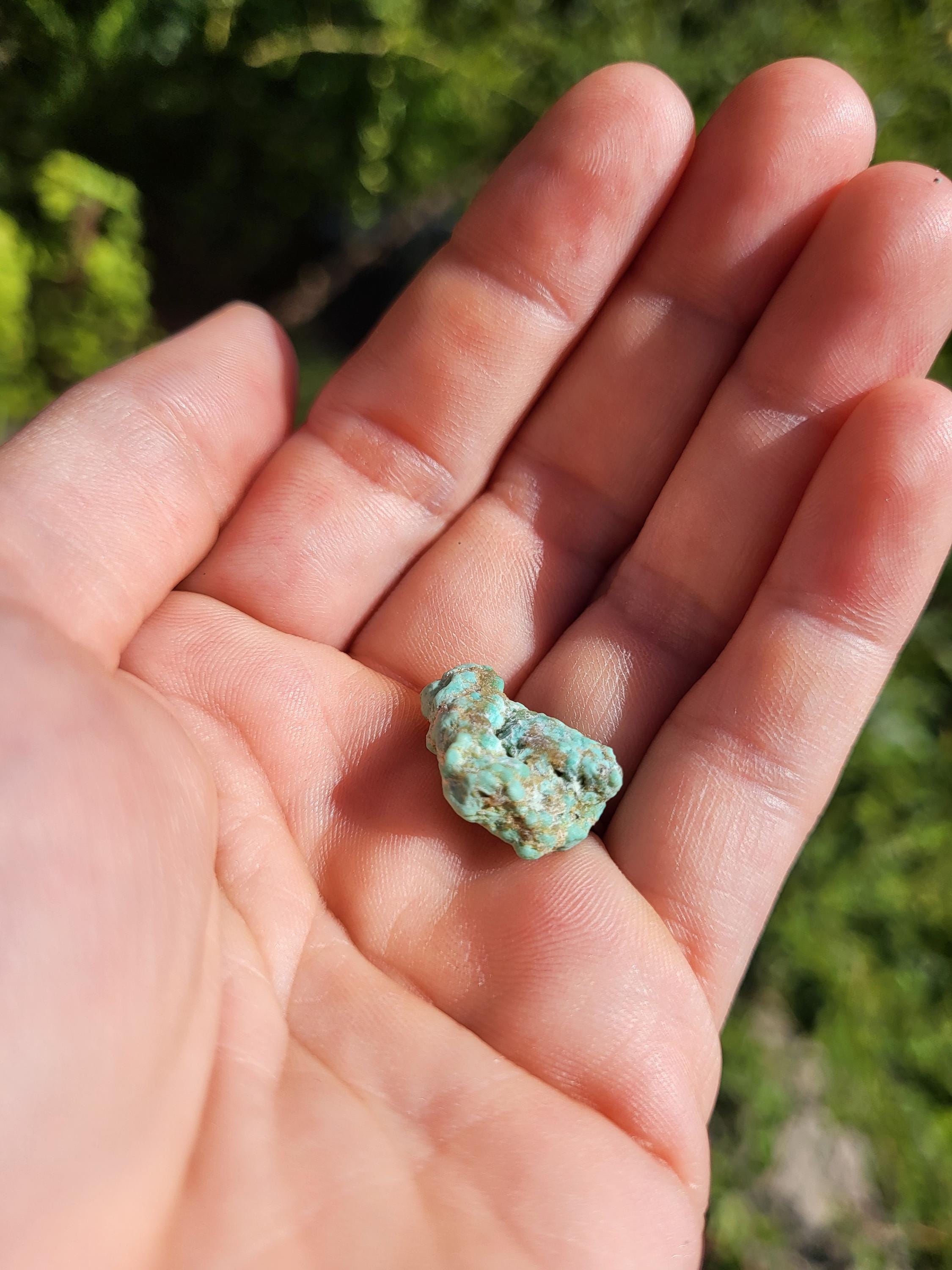 Pierre turquoise naturelle, pierre turquoise brute 10, 15, ou 20 carats, pierre naturelle non stabilisée, non traitée et non colorée.