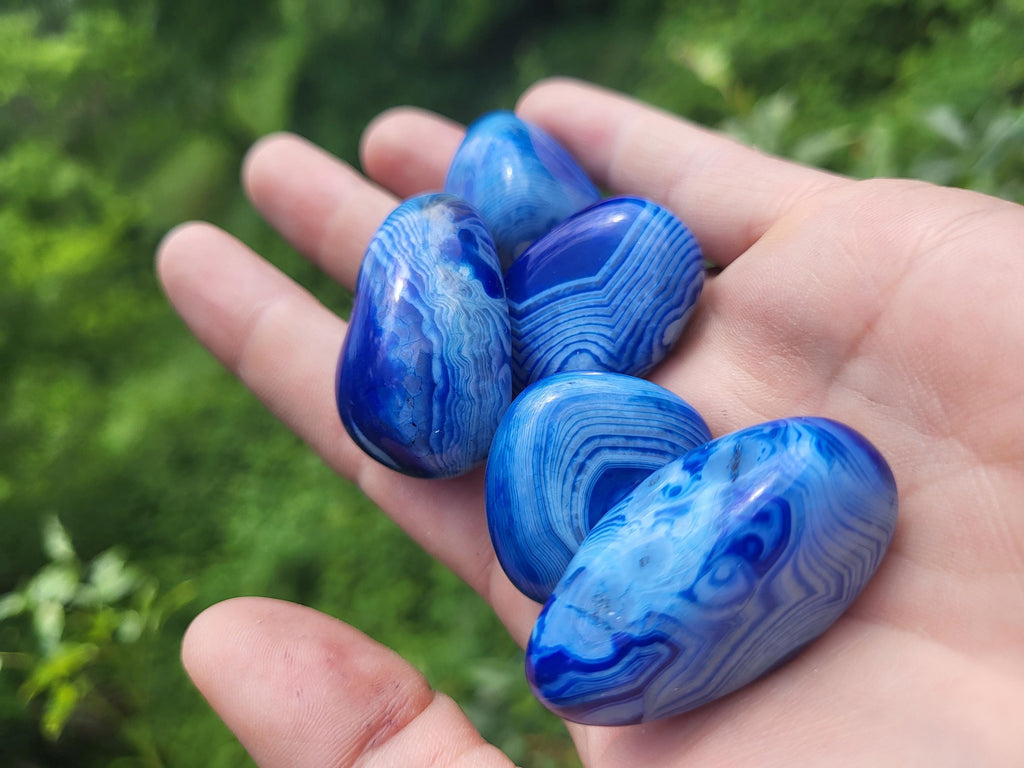 Pierre de calcédoine bleue, pierre roulée, calcédoine cabochon, calcédoine druzy, pierre bleue, cristaux et minéraux pour lithothérapie