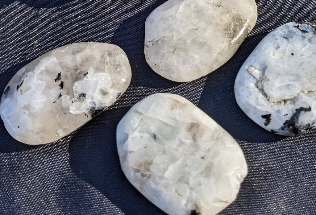 Pierre de Lune, 3ème œil, pierre de lune polie, pierre de lune naturelle, pierre de chakra du troisième œil, pierre de lune plate