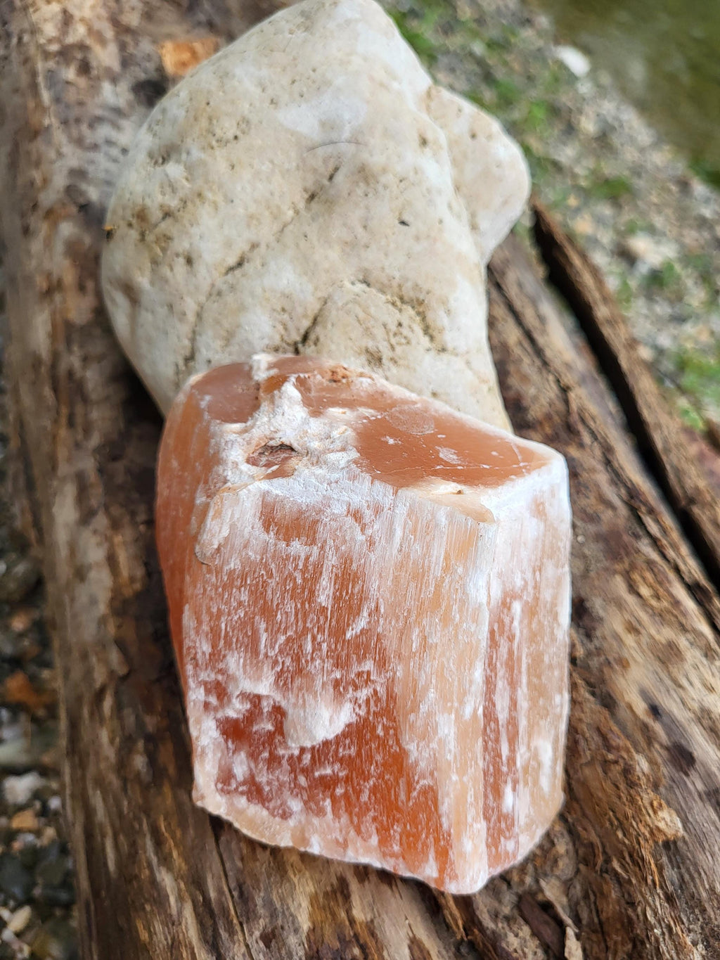 Grosse pierre brute, Cristal de sélénite brut, Pierre de sélénite orange