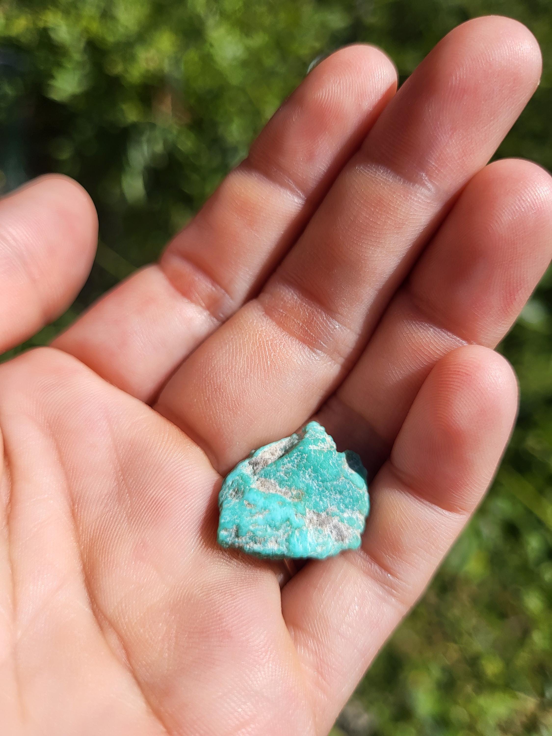 Pierre turquoise naturelle, pierre turquoise brute 10, 15, ou 20 carats, pierre naturelle non stabilisée, non traitée et non colorée.